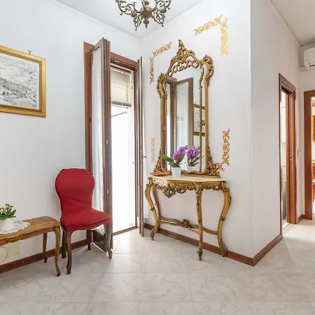 Gondolier's House Castello